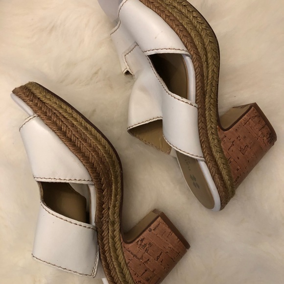 Sold Naturalizer sandals platform size 8 sold - Picture 6 of 8